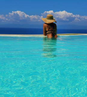  Vista mozzafiato a picco sul mare Villa Patty  Синнаи
